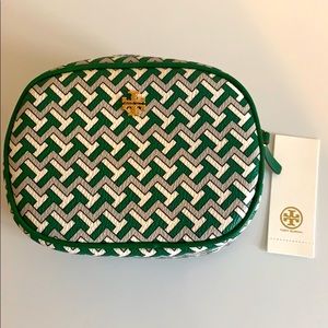 NWT Emerald Green Tory Burch Cosmetic pouch